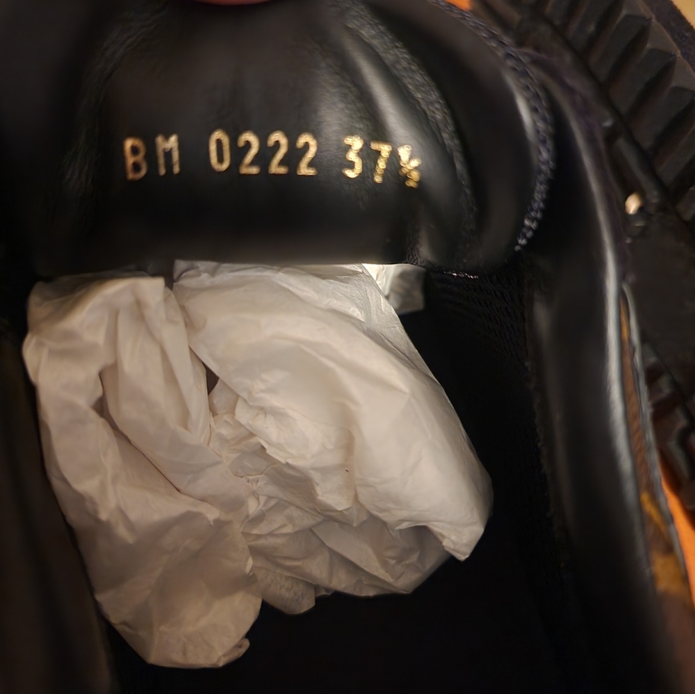 Authentic Louis Vuitton (Run Away Sneaker)